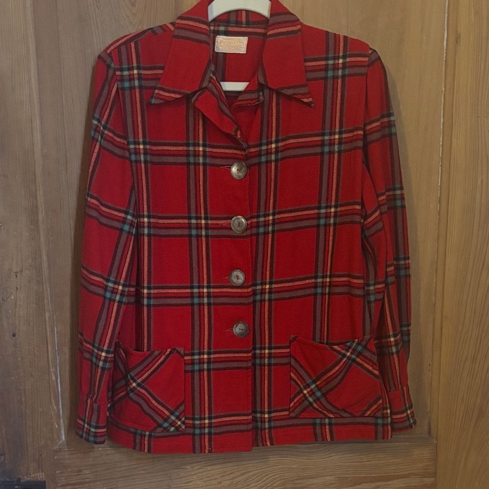 Gorgeous Vintage real wool red plaid Pendleton shirt/car jacket